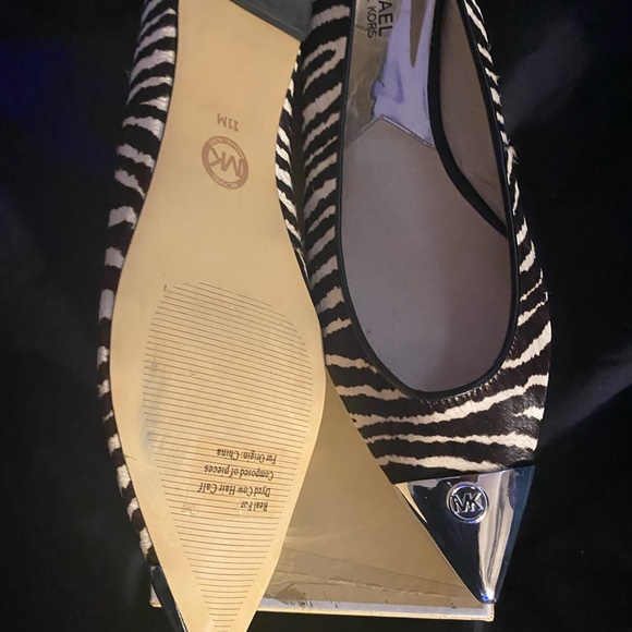 Michael Kors flat shoes - Picture 5 of 11